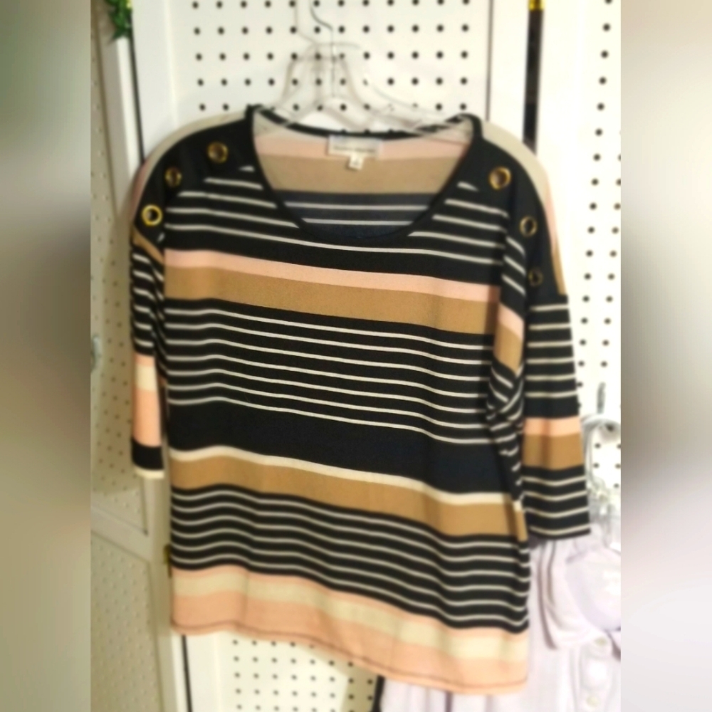 Modern Attraction 3/4 sleeve knit top